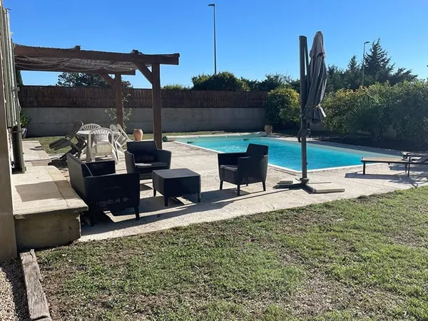 Maison de plain-pied de 124 m² avec piscine sur terrain 870 m² - Jonquerettes / Saint-Saturnin-lès-A