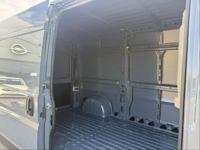 Opel Movano fg l2h2 3.0 120ch s&amp;s pack premium connect — photo 11