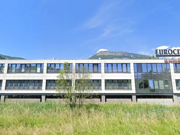 Bureau indépendant 86 m² - disponible immédiatement