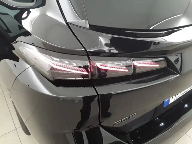 Peugeot 308 sw hybrid 145 e-dcs6 — photo 39