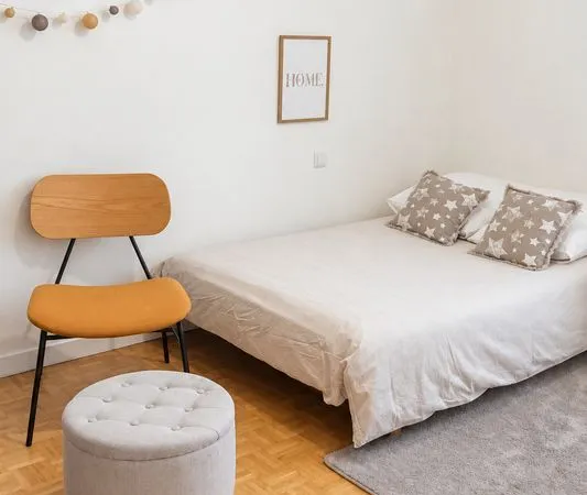 Chambre meublée dans maison individuelle