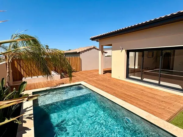 Villa contemporaine neuve 137 m² - 4 chambres - Piscine - Agde
