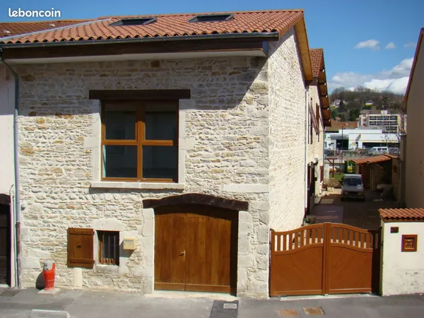 Particulier loue maison de Ville en plein coeur de ville