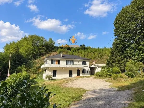 Propriété 17 pièces 213 m²