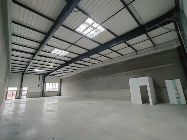 Local d'activité 436 m²