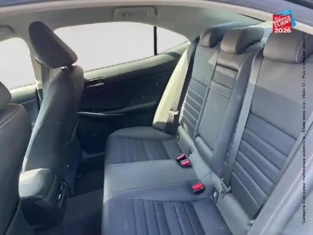 Lexus Is 300h euro6d-t — photo 11