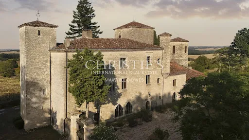 Château 30 pièces 555 m²