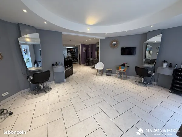Salon de coiffure 90 m² Gien