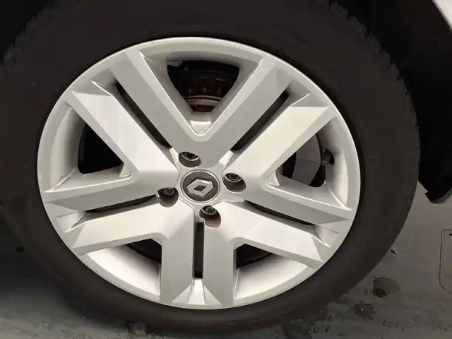 Renault Clio blue dci 85 — photo 14