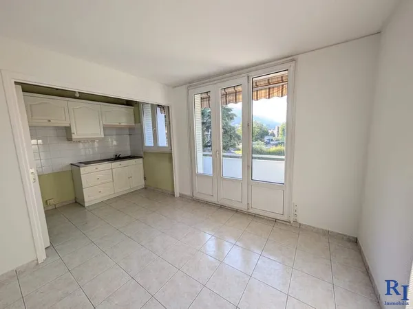 A LOUER, 2 P+K, 38 m², 1er étage, 4 rue Pierre Sémard à SAIN