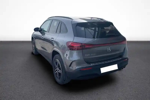 Mercedes Eqa 250+ — photo 29