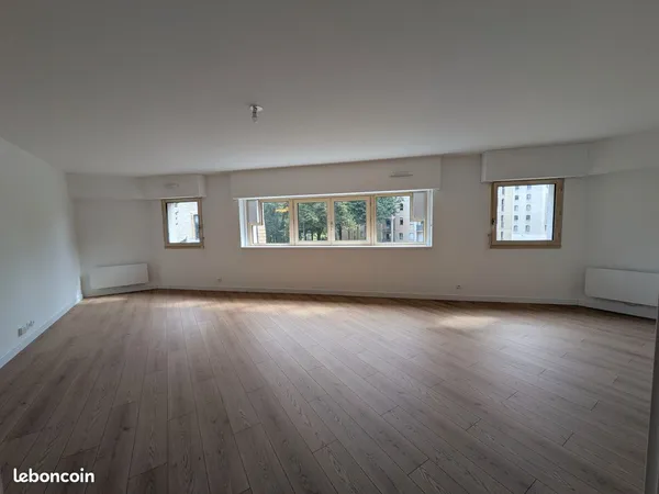T3 Place Saint Marc - 83m² refait à neuf - parking et cave