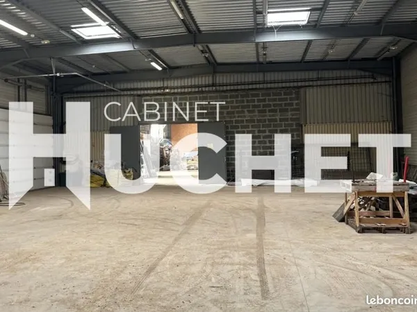Local industriel 800 m²