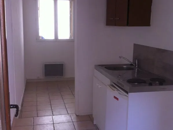 Nîmes studio 5 minutes fac Vauban