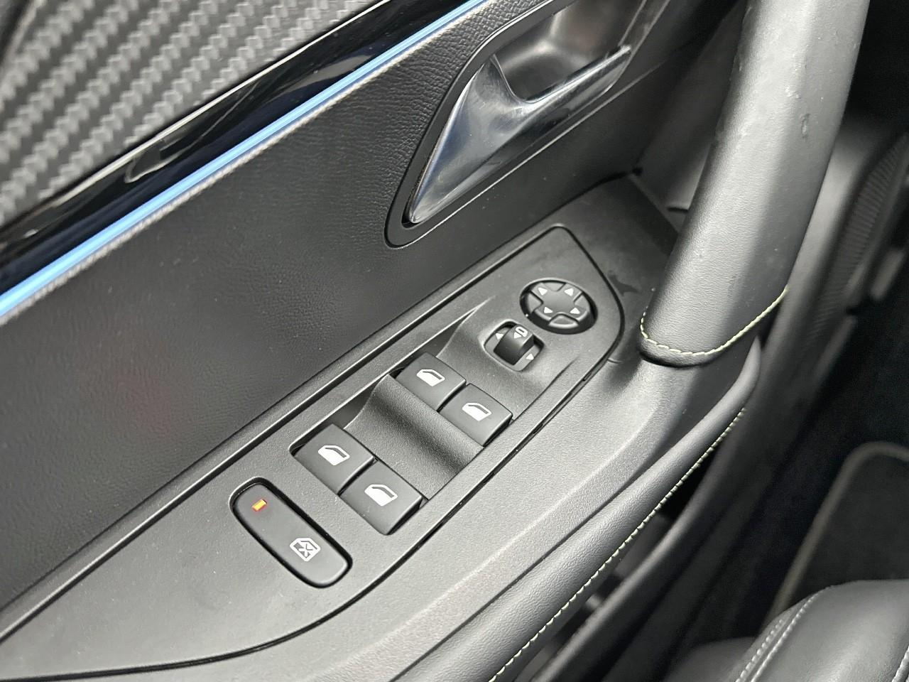 Peugeot 2008 puretech 130 s&s eat8 gt — photo 15