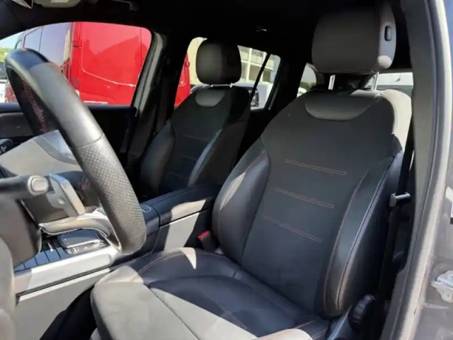 Mercedes Glb 200 d amg line — photo 10