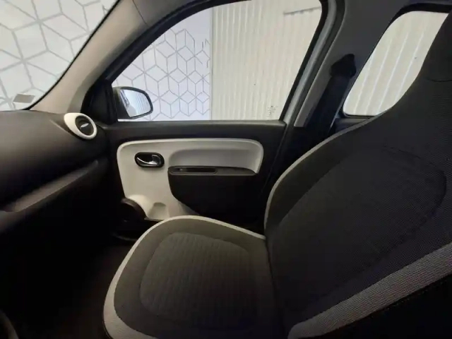 Renault Twingo iii e-tech — photo 2
