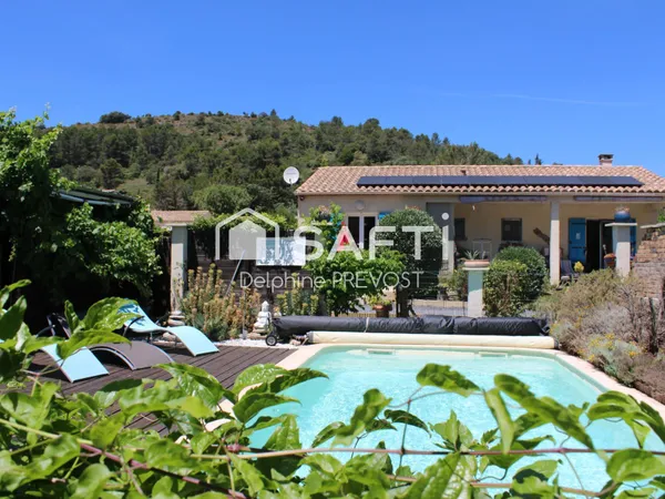 Ensemble immobilier de deux villas de plain pied