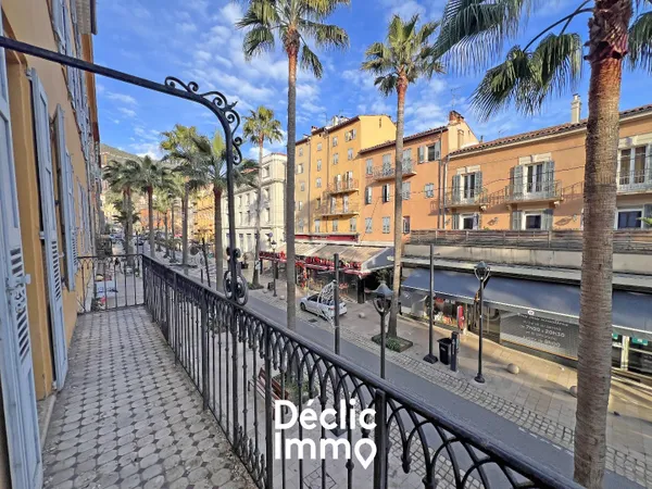 Bureau et espace de travail Vente Grasse  123m² 200000€