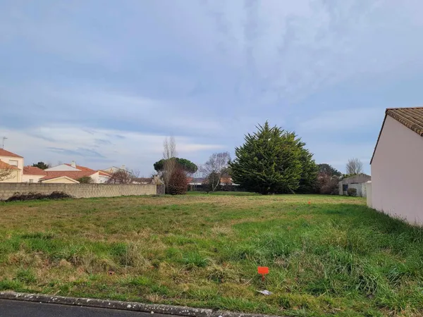 Terrain 640 m²