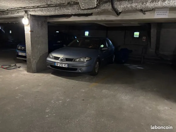 Place parking gare