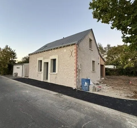 🏡 Maison entièrement rénovée - 3 chambres - 2 salles d'eau - jardin 550 m² - Chambray-lès-Tours