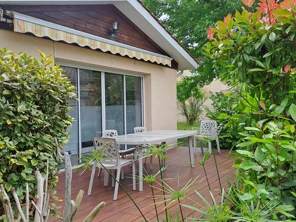 Adorable maison dans résidence de loisir