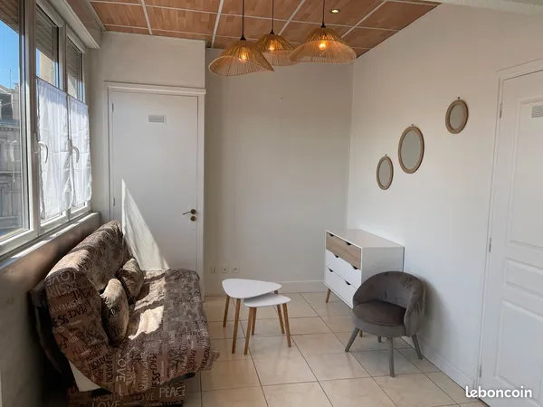 A louer studio meublé dans résidence sécurisée en centre ville de Montluçon