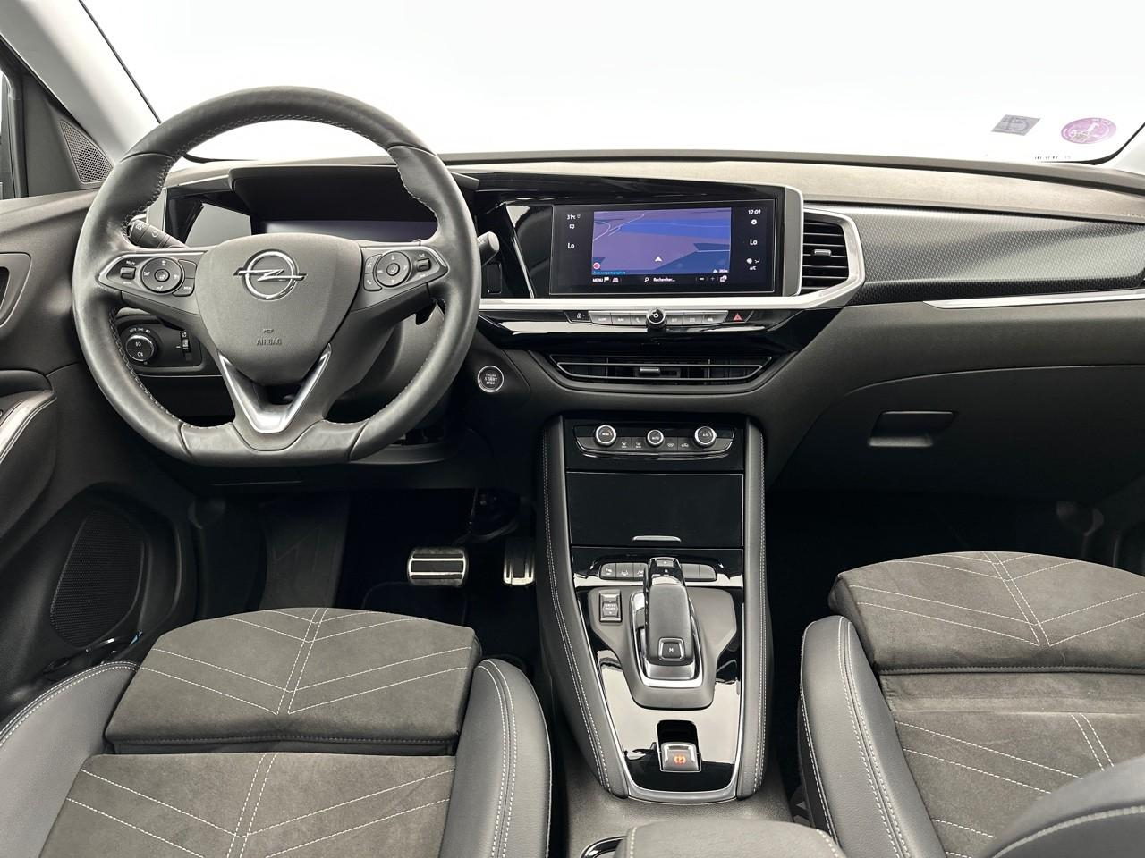 Opel Grandland 1.2 turbo 130 ch bva8 ultimate — photo 11