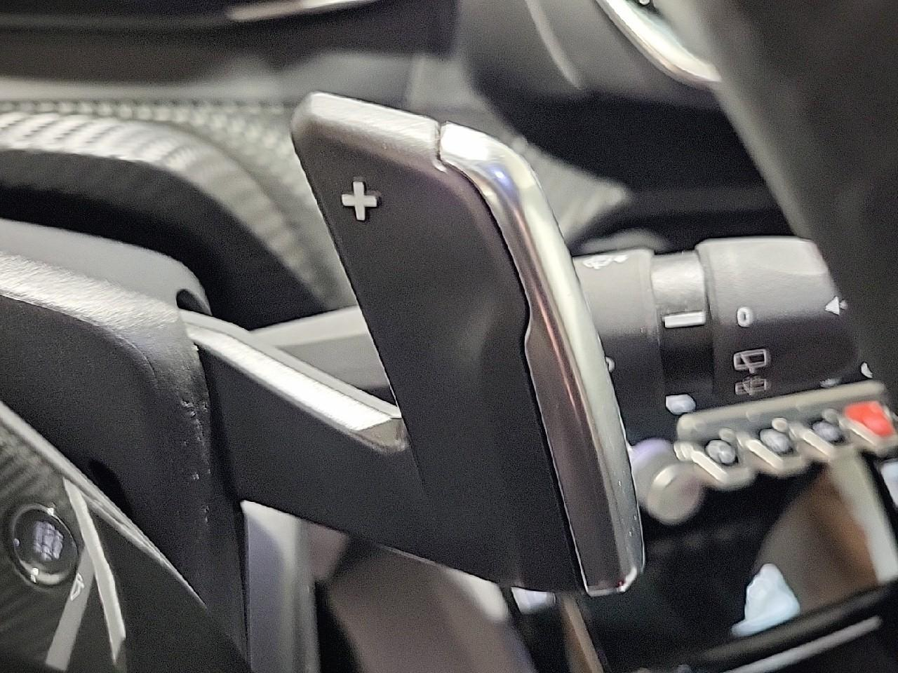 Peugeot 2008 hybrid 145 e-dcs6 allure — photo 18