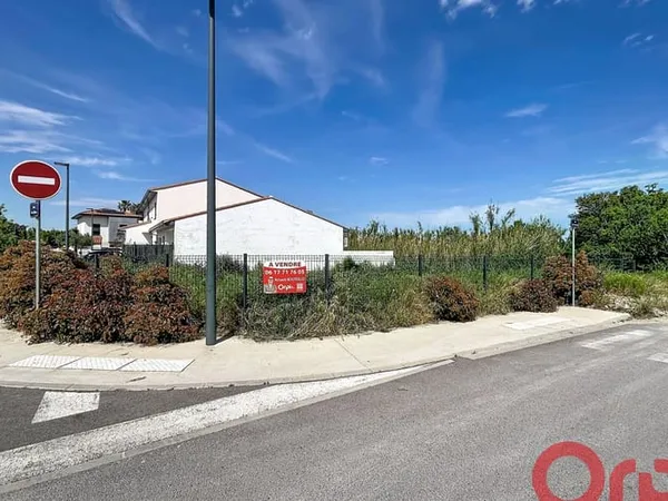 Terrain 350 m²