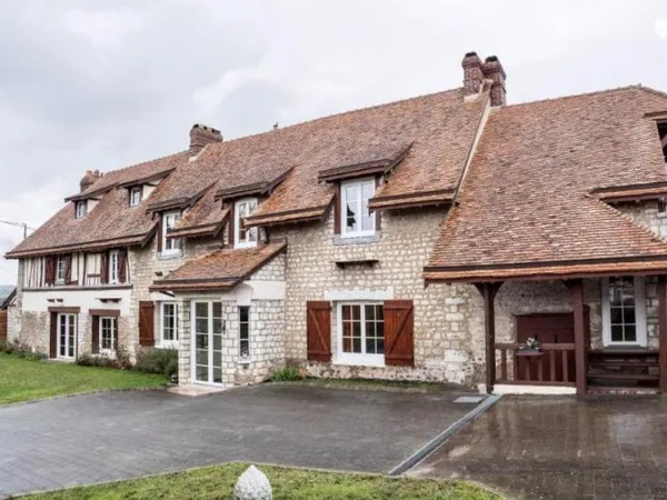 Maison 12 pièces 295 m²