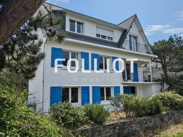Villa Jullouville dans résidence privée acces direct plage