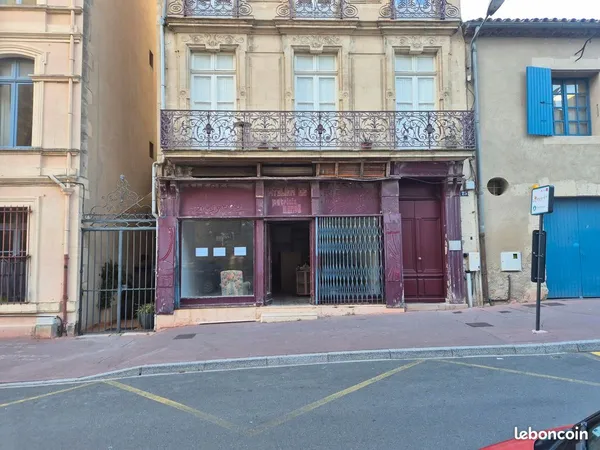 Local commercial 42 m² + cave, face à la cathédrale de Narbonne, rue très passante