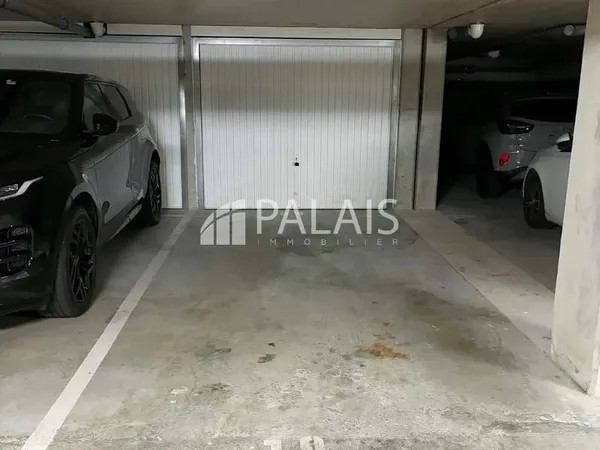 Box + place de parking