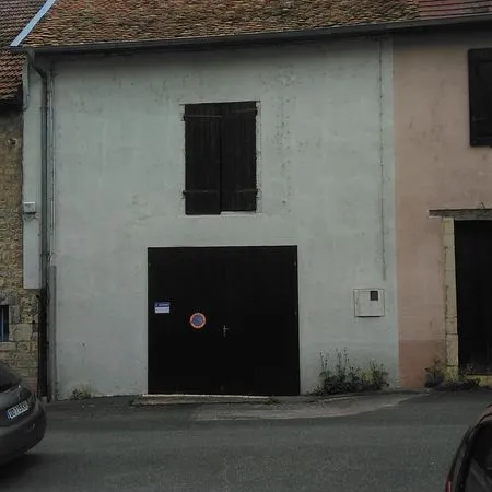 Grand garage sur 2 niveaux