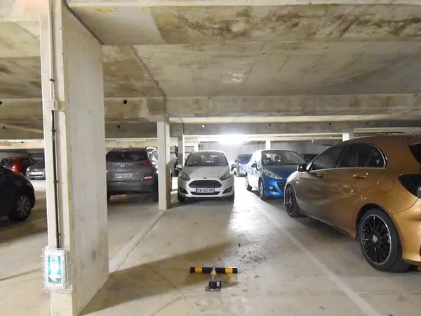 PLACE DE PARKING EN SOUS-SOL SECURISE - LOUEE