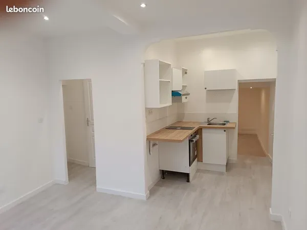 T3 rénové à neuf centre-ville Apt