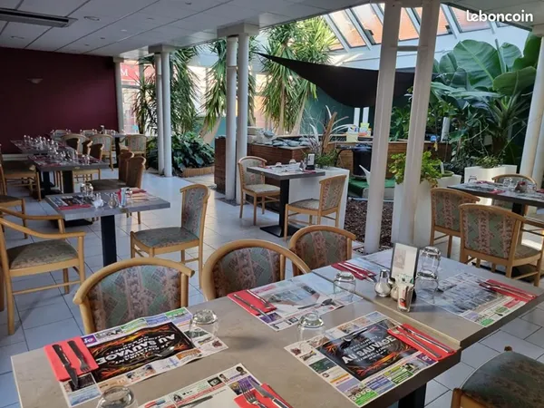 Fonds de commerce hôtel, bar, restaurant 860 m²