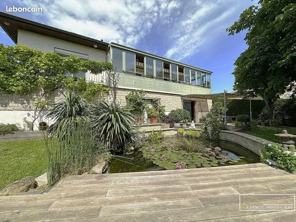 Propriété 5 pièces 177 m²