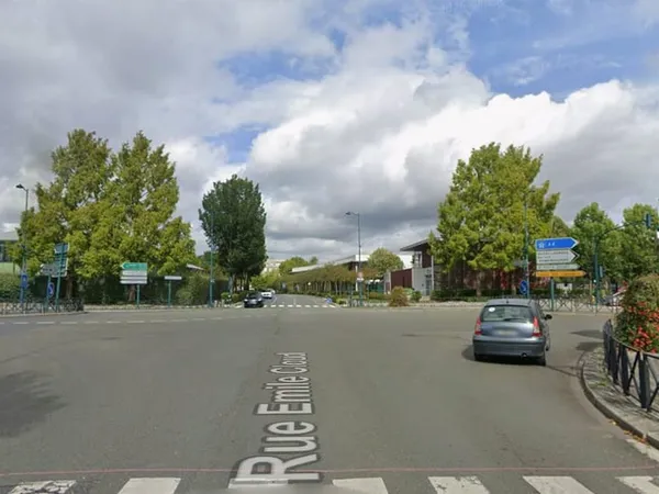 Lot de 10 parkings en sous-sol à Serris