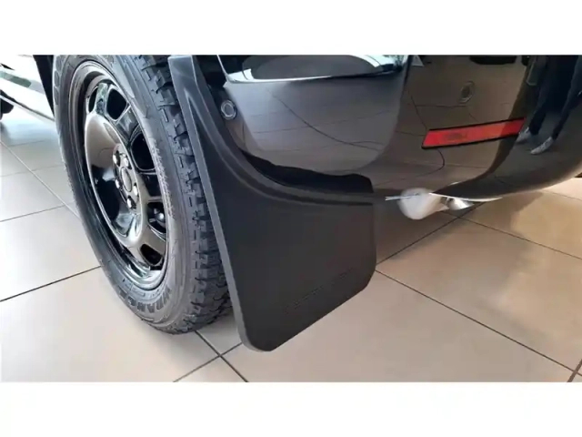 Land Rover Defender 110 p300e awd auto — photo 47