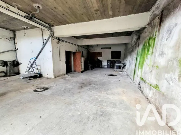 Local 1 pièce 120 m²