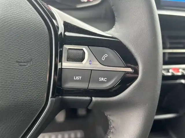 Peugeot 208 puretech 75 s&amp;s bvm5 — photo 91
