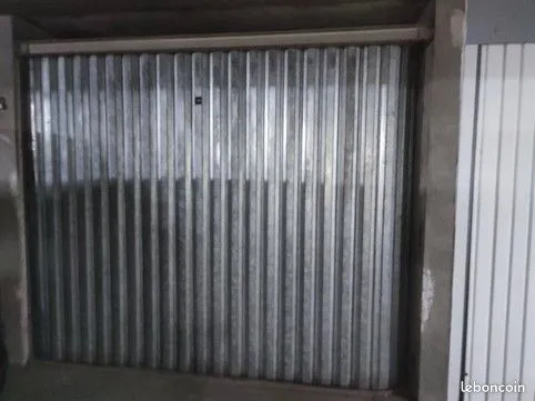 Box fermé dans garage