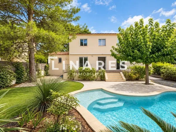 Vends villa - 130 m² - 5 pièces, 3 chambres - Aubagne 13400