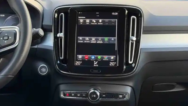 Volvo Xc40 t4 recharge 129+82 ch dct7 — photo 18