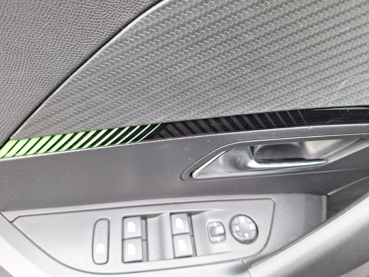 Peugeot 2008 1.2 puretech 100ch s&s active — photo 12