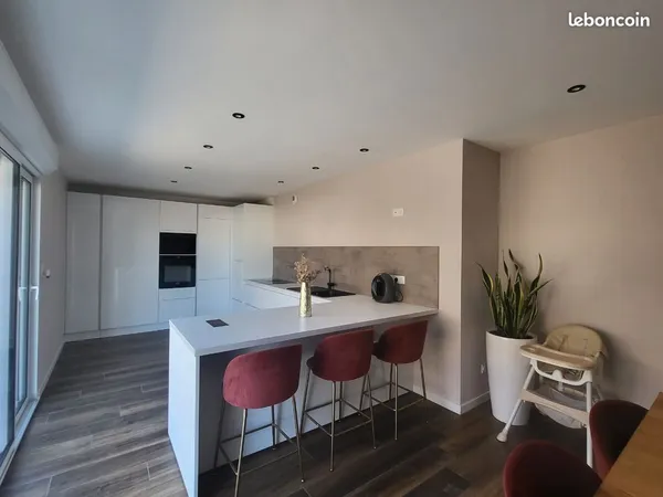 Maison de 180 m² entièrement rénovée au coeur de Lagrave