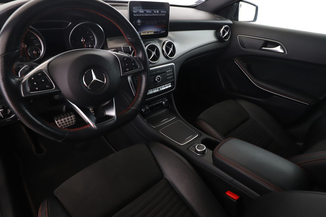 Mercedes-Benz GLA 220 d Fascination 7G-DCT — photo 10
